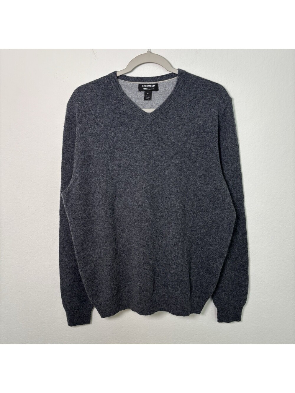 Nordstrom Men’s 100% Cashmere V-Neck Sweater Dark Grey Size M Quiet Luxury EUC